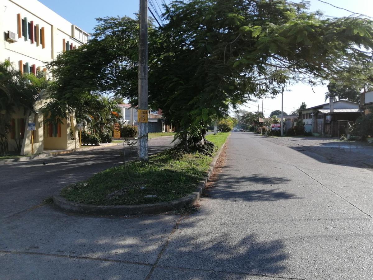 Hotel Carnaval La Ceiba Exterior foto